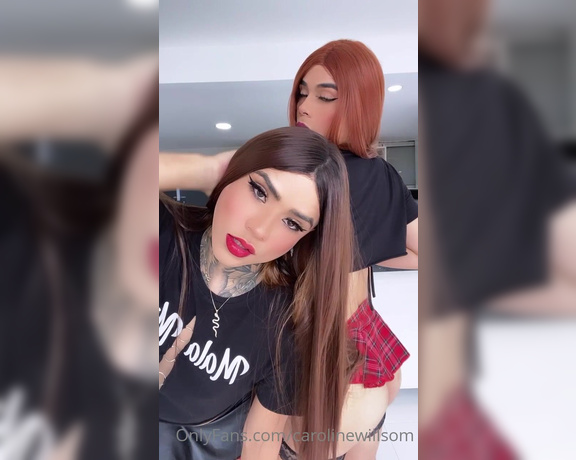 Caroline Willsom aka carolinewillsom - 12-03-2021 OnlyFans Video - Look at these hot girls