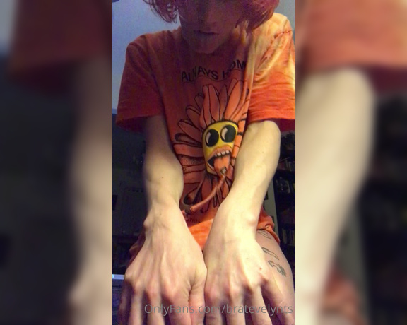 Evelyn Tumbles aka bratevelynts - 05-27-2020 OnlyFans Video - GET THIS SLUT A FUCK MACHINE XOXOXOXOXOXOXOXOXOXOXOX srsly moving sucks and is expensive sew OBVIOUSLY I