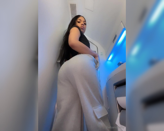 Thepeachydoll aka petitepeachbby - 01-25-2024 OnlyFans Video - I was horny on the plane and nobody wanted to sneak into the restroom to play