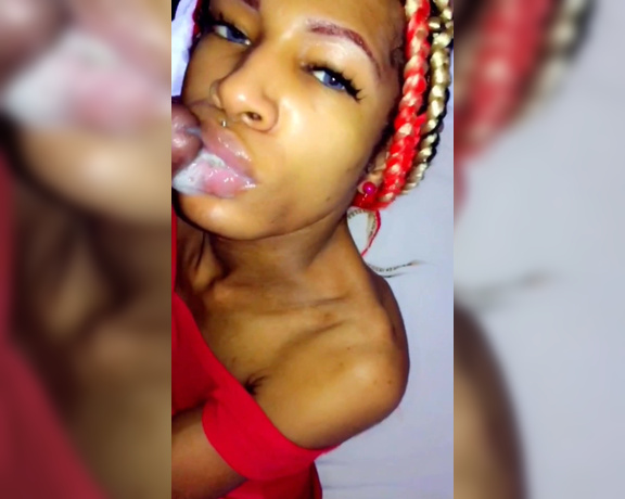 Moetbabee aka moetbabee - 01-14-2019 OnlyFans Video - Taking his nutt on my lips