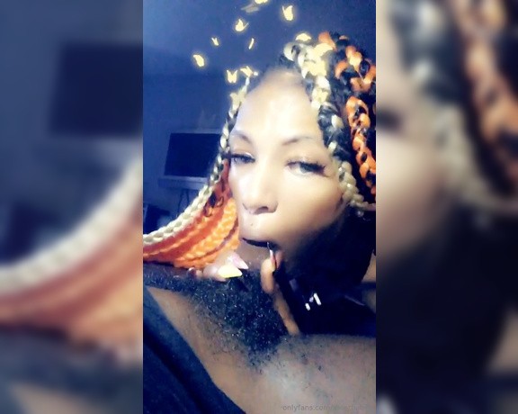 Moetbabee aka moetbabee - 05-22-2019 OnlyFans Video - Sucking a young chocolate 18 year old