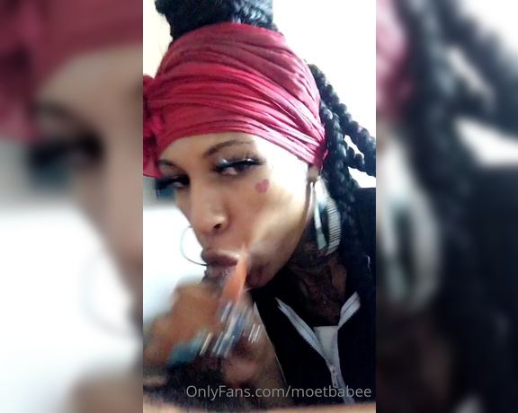 Moetbabee aka moetbabee - 06-11-2020 OnlyFans Video - Hes a regular