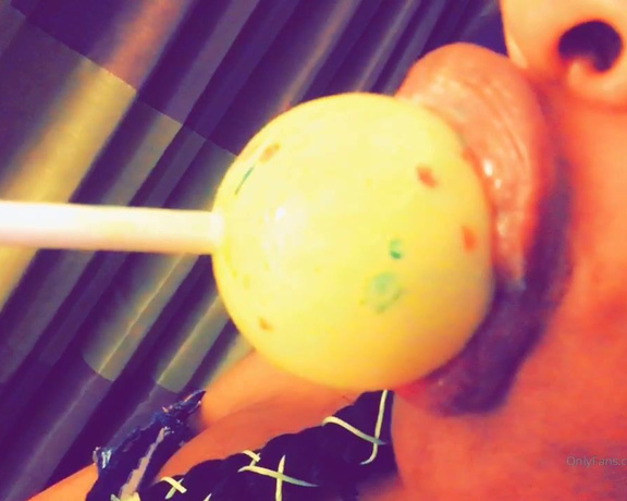 Moetbabee aka moetbabee - 10-21-2019 OnlyFans Video - Can I eat you up like this