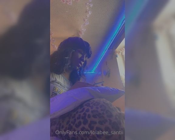 LolaBee Santii aka lolabee_santii - 12-10-2020 OnlyFans Video - Unboxing Santa  Baby Christmas Video