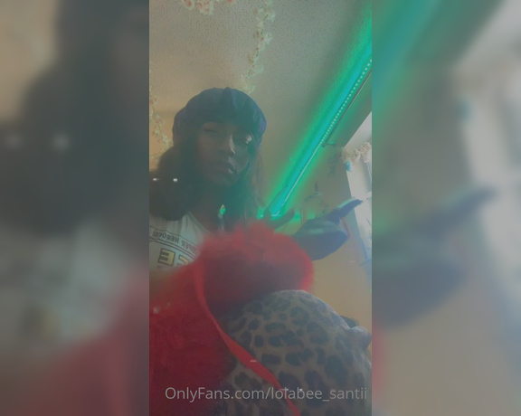 LolaBee Santii aka lolabee_santii - 12-10-2020 OnlyFans Video - Unboxing Santa  Baby Christmas Video