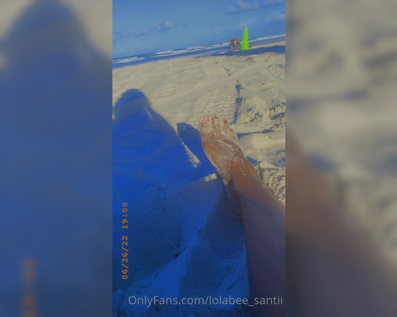 LolaBee Santii aka lolabee_santii - 06-26-2022 OnlyFans Video - Beach day