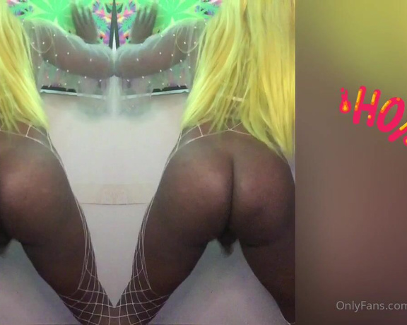 LolaBee Santii aka lolabee_santii - 05-14-2020 OnlyFans Video - I went through 400 songs to make this for you guys I do hope you enjoy