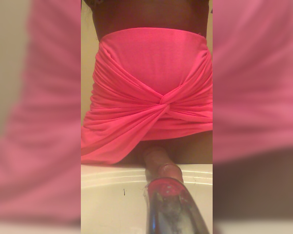 LolaBee Santii aka lolabee_santii - 09-28-2017 OnlyFans Video - Pink Skirt Play So I was looking through my clothes and found this skirt that i