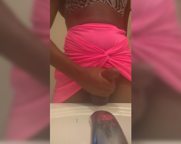 LolaBee Santii aka lolabee_santii - 09-28-2017 OnlyFans Video - Pink Skirt Play So I was looking through my clothes and found this skirt that i