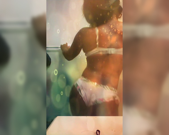 LolaBee Santii aka lolabee_santii - 01-28-2018 OnlyFans Video - SOCAAAAAA FET TWERK ENJOY BOYS YES IM WEST INDIAN