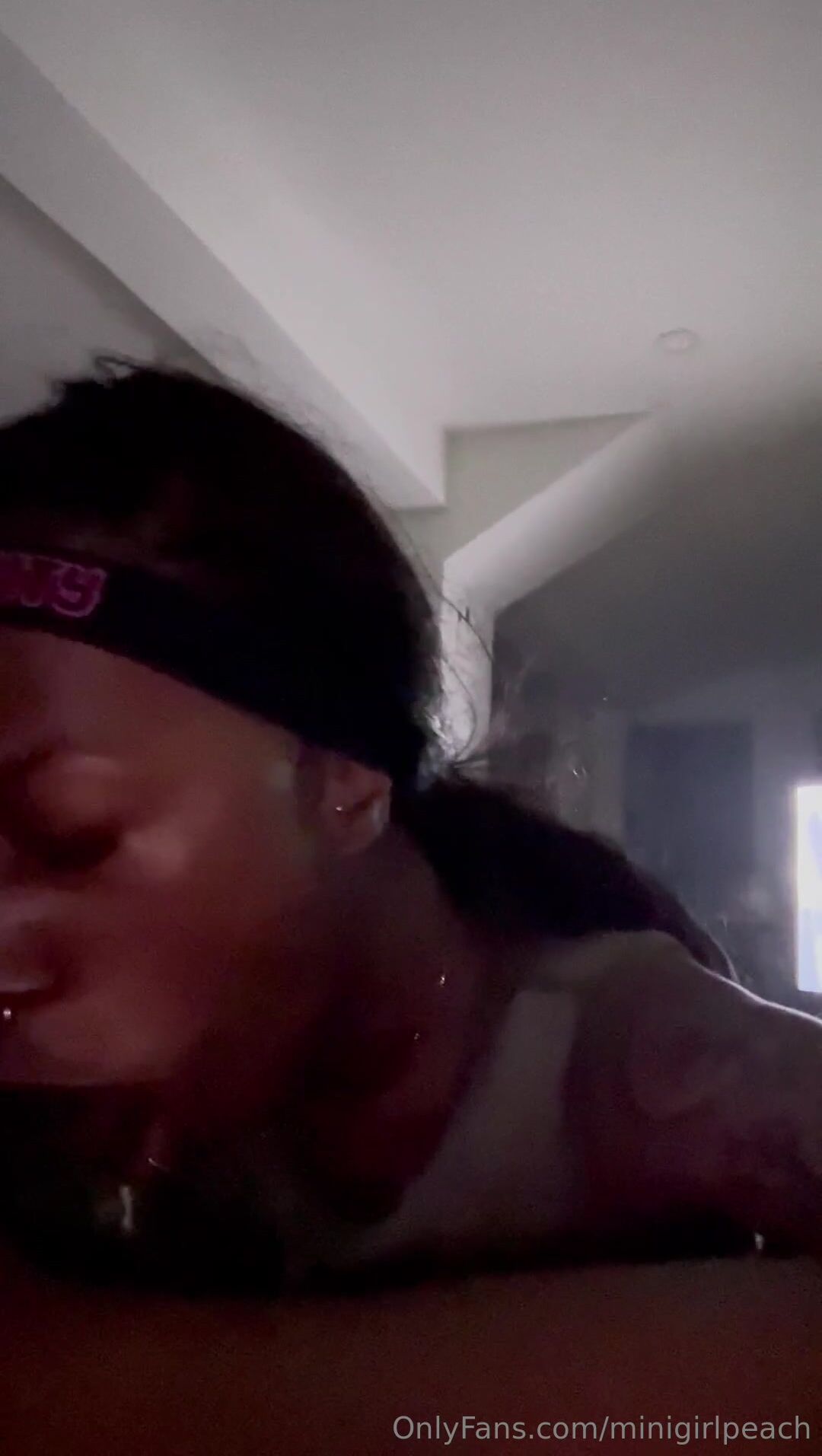 Miniglpch aka minigirlpeach - 05-30-2024 OnlyFans Video - vacuum cleaner.