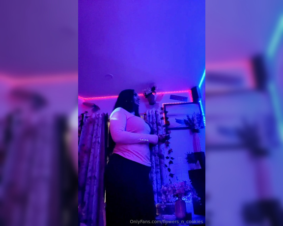 Mistress Kameel aka flowers_n_cookies - 10-05-2023 OnlyFans Video - Sexy red for president lol