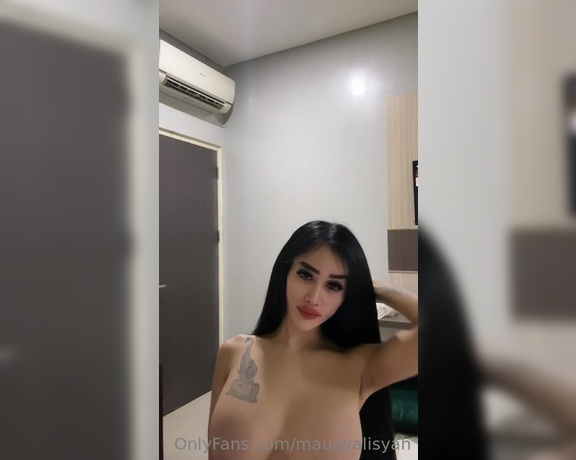 Maudy alisya aka maudyalisyah - 07-26-2023 OnlyFans Video - hey baby ,please suck my breast until milk comes out and massage my big boobs very