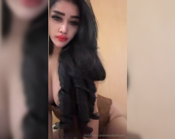 Maudy alisya aka maudyalisyah - 10-17-2023 OnlyFans Video - New Vidio hot for you