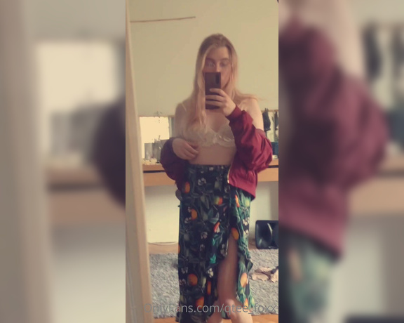 Qtee Foxx aka qtee_foxx - 05-20-2022 OnlyFans Video - Outfit of the day