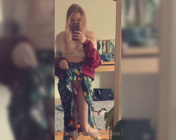 Qtee Foxx aka qtee_foxx - 05-20-2022 OnlyFans Video - Outfit of the day