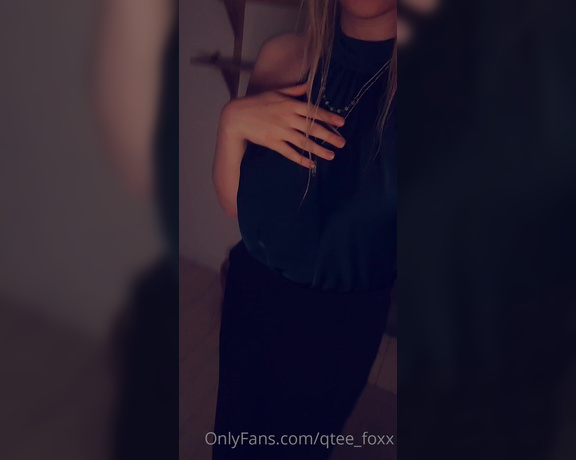 Qtee Foxx aka qtee_foxx - 01-01-2023 OnlyFans Video - My outfit yesterday at new years eve I thought I served some mommy vibes honestly