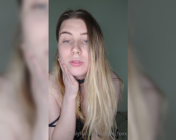 Qtee Foxx aka qtee_foxx - 02-02-2022 OnlyFans Video - I started sexting with a girl named Bailey and she told me to beg for her