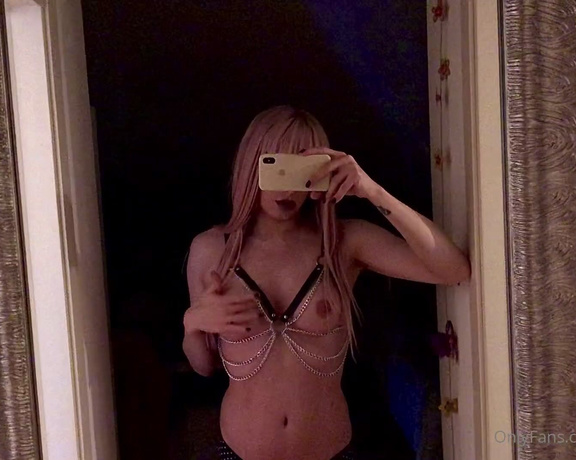 Sofia Teddy TRANS aka sofiatrans4 - 03-29-2021 OnlyFans Video - DUE CLIP PER VOI Adoro come questo completino valorizza i miei piccoli ma perfetti seni