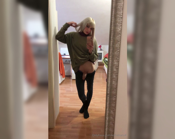 Sofia Teddy TRANS aka sofiatrans4 - 12-08-2023 OnlyFans Video - Vi immagino sotto i miei piedi a sbavare