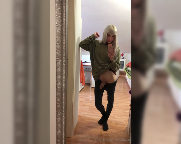 Sofia Teddy TRANS aka sofiatrans4 - 12-08-2023 OnlyFans Video - Vi immagino sotto i miei piedi a sbavare